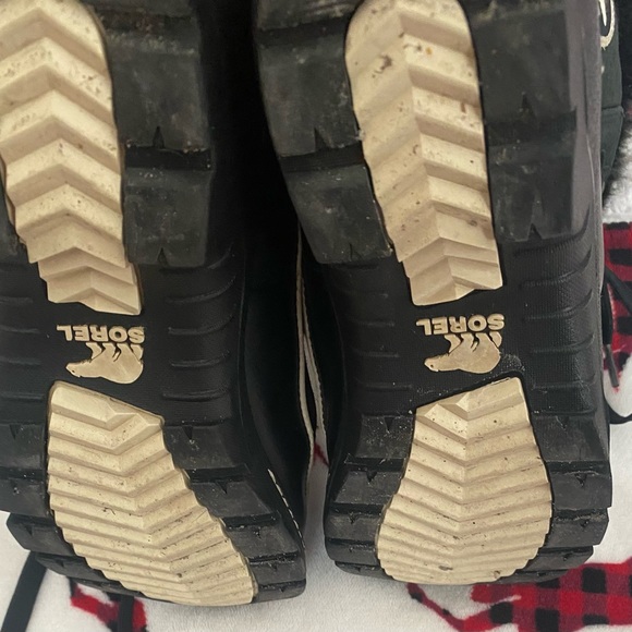 Sorel winter boots - Picture 3 of 5